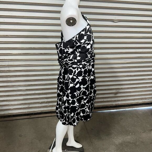 David’s Bridal cocktail black and white geometric one shoulder dress - Picture 4 of 7